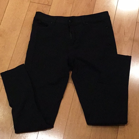 black stretchy skinny jeans